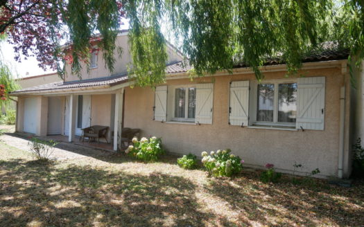 Villa de 100m2 avec son jardin de 1000m2 et garage