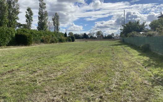 Terrain constructible de 870 m²