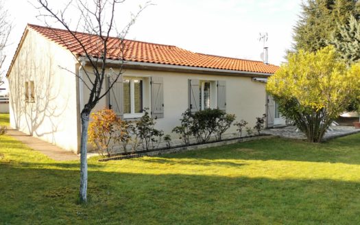 Maison de plain-pied de 100 m2 avec terrain 760 m2
