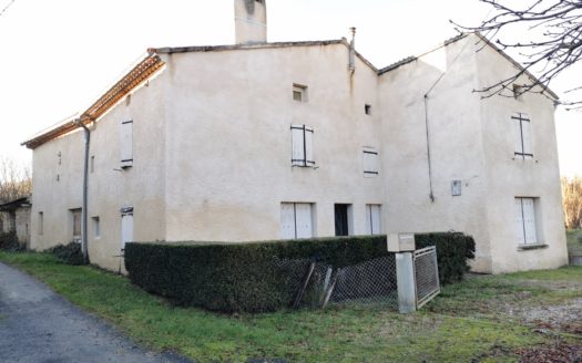 Ferme avec hangar et atelier