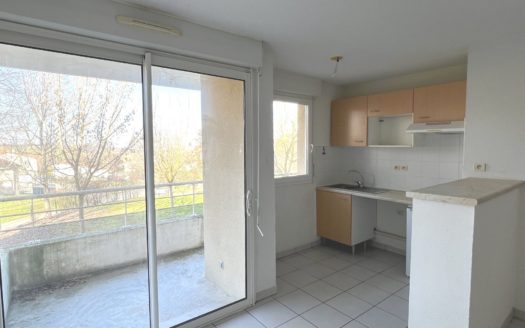 Appartement T2 de 42 m2 avec balcon au centre de Nailloux