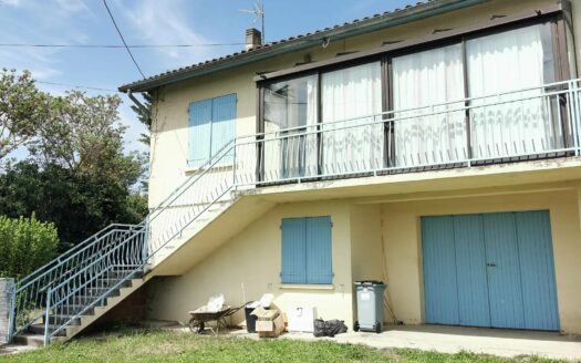 Maison 102 m2 avec garage et jardin