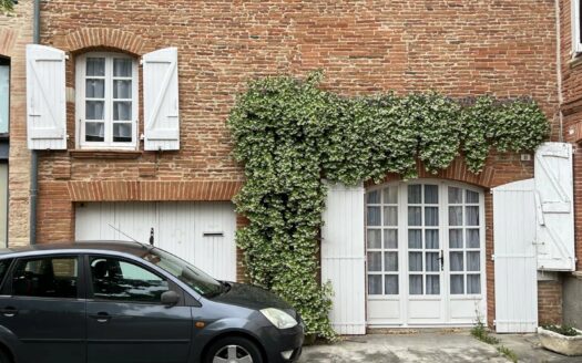 Au coeur de Nailloux : maison de village d’environ 155 m2 avec jardin