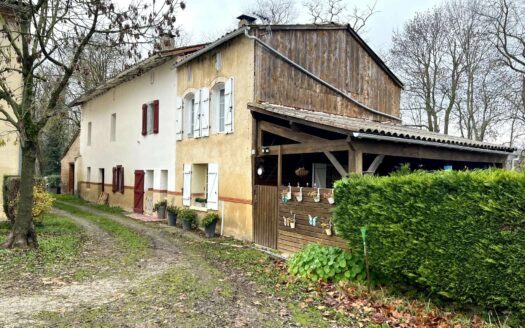 Ensemble ferme et gîtes de 450m2 sur terrain de 1 hectare