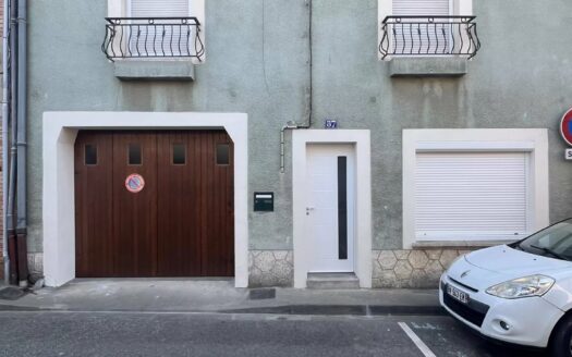 Maison de village T5 à Villefranche avec cour et garage